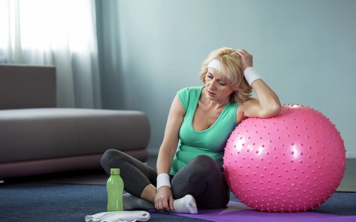menopauzė sukelia svorio kritimą