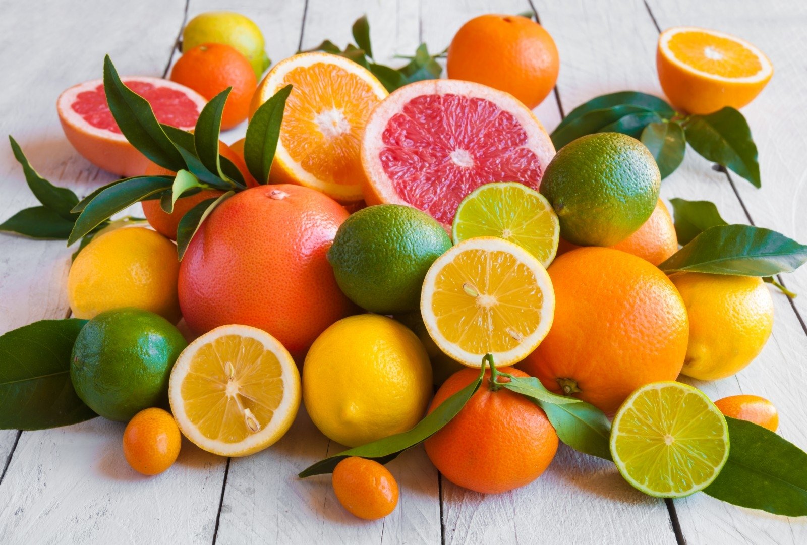 liekninantys citrusiniai vaisiai
